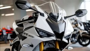 Yamaha R15 V5 2025: Bold Design, Smart Features & 140Km/h Top Speed